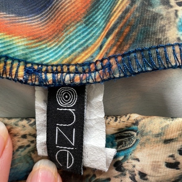 REVOLVE SzS/M Onzie Peacock motif crops EUC - Picture 9 of 12